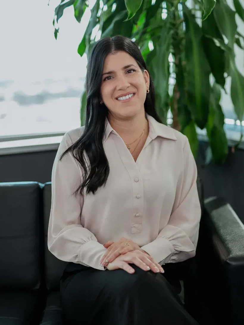 Giselle Silveira Tarradell, adjointe administrative
