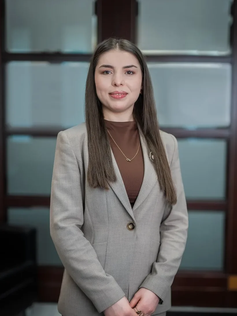 Roumaissa Bouchenak, adjointe administrative